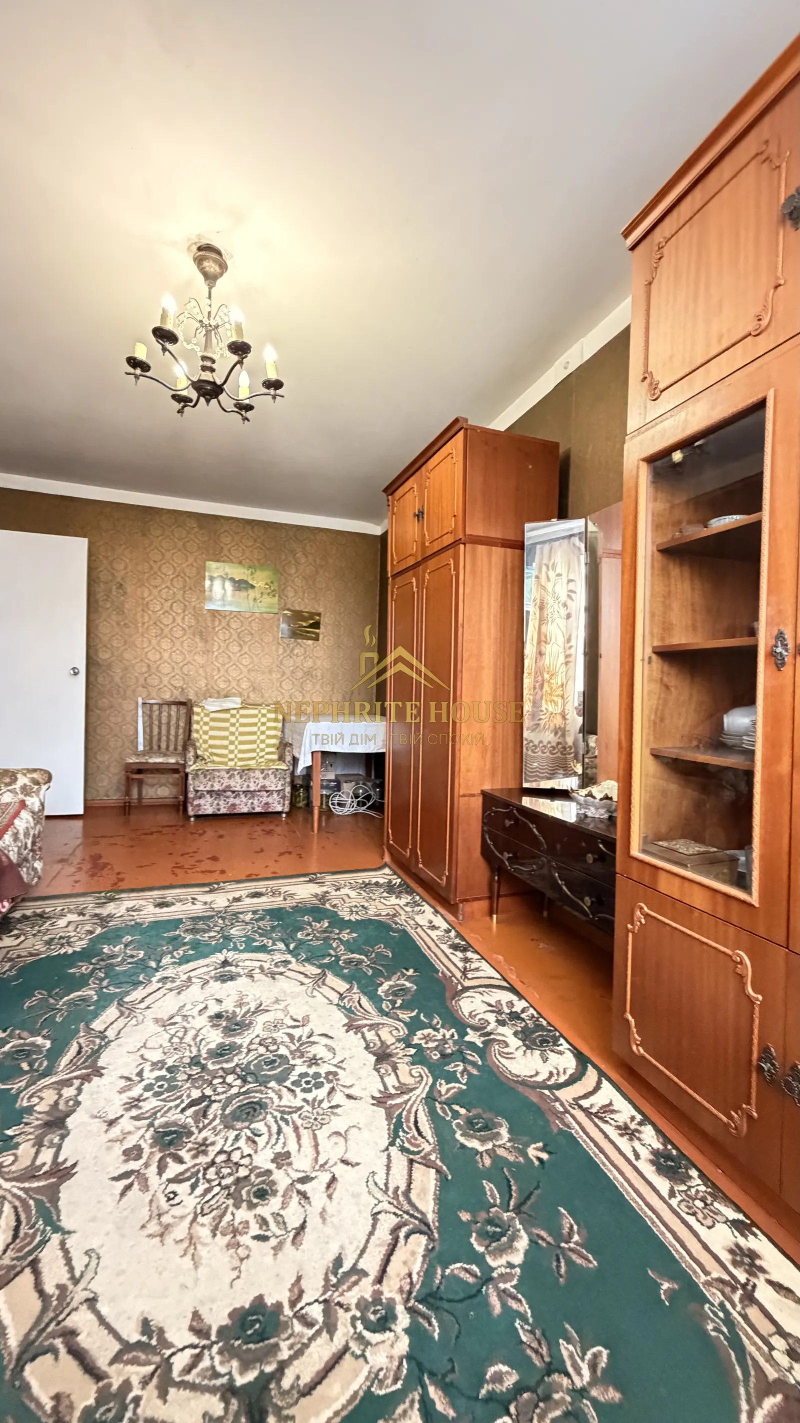 Продаж трикімнатної квартири в тихому центрі Житомира